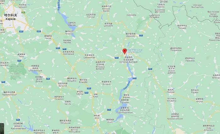 6. 乌武装部队在库皮扬斯克市政大楼前手举国旗据央视新闻，当地时间9月10日，乌克兰24频道发布照片，显示乌武装部队在库皮扬斯克市政大楼前手举乌克兰国旗的画面
