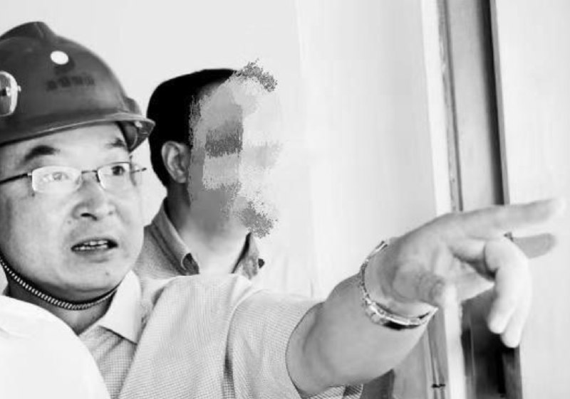» 6、浙江省建设投资集团董事沈康明坠楼死记者注意到，浙江省建设投资集团股份有限公司于7月3日公告称，集团职工董事沈康明于近日不幸去世，年仅54岁