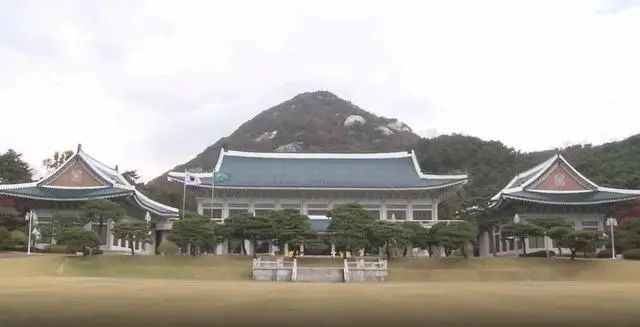 9. 韩媒：尹锡悦宣布把总统办公室迁至国防部大楼据韩联社首尔20日报道，韩国当选总统尹锡悦当天宣布，5月10日就职后，他将立即搬到首尔中央龙山区的国防部大楼