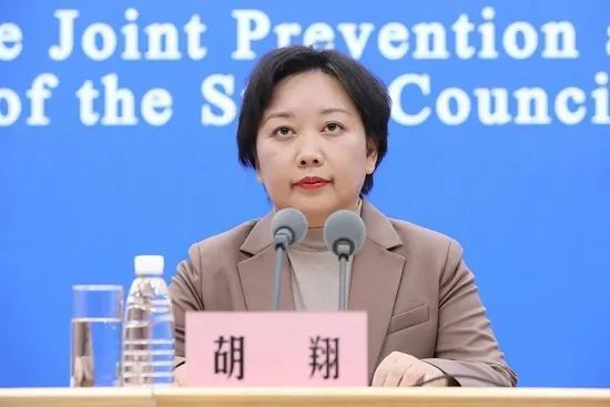 » 4. 近一周全国日均报告本土感染者2.22万例，较前一周增加一倍国家疾控局传防司二级巡视员胡翔，当前，我国本土疫情形势严峻复杂，部分地区疫情扩散速度加快，防控难度不断加大