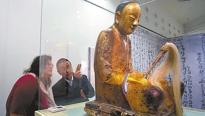 6. 7年追索终有结果：“章公祖师”肉身坐佛像追索案二审，荷兰藏家被判令返还据福建省高级人民法院，该院依法对上诉人Oscar Van Overeem（奥斯卡·凡·奥沃雷姆，下称“奥斯卡”）与被上诉人福建省大田县吴山乡阳春村民委员会、大田县吴山乡东埔村民委员会、原审被告物权保护纠纷二审一案进行公开宣判，判决维持三明中院一审关于奥斯卡应返还章公祖师肉身佛像的判决
