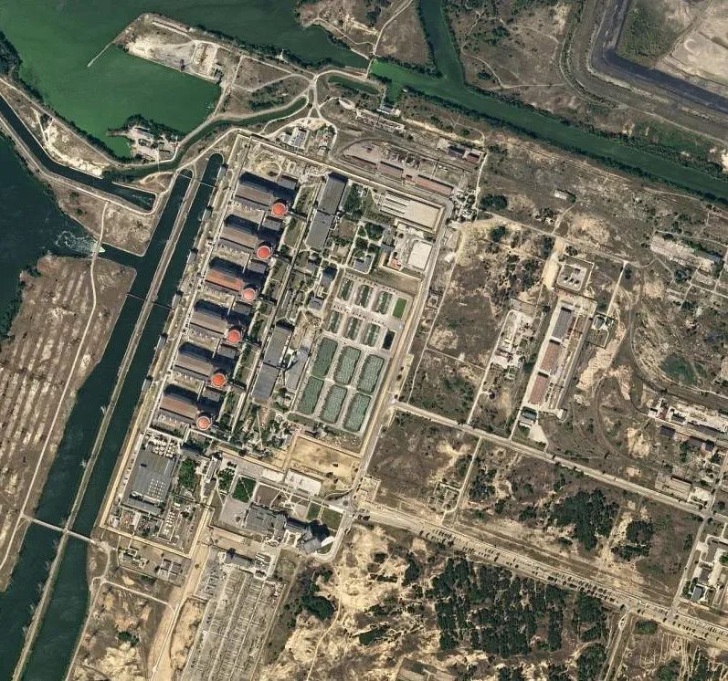 12. 俄防长称俄军在乌克兰三度使用“匕首”导弹乌克兰武装部队总参谋部21日通报说，乌克兰军队在顿涅茨克地区的斯拉维扬斯克、巴赫穆特、阿夫杰耶夫卡等方向击退了俄军进攻