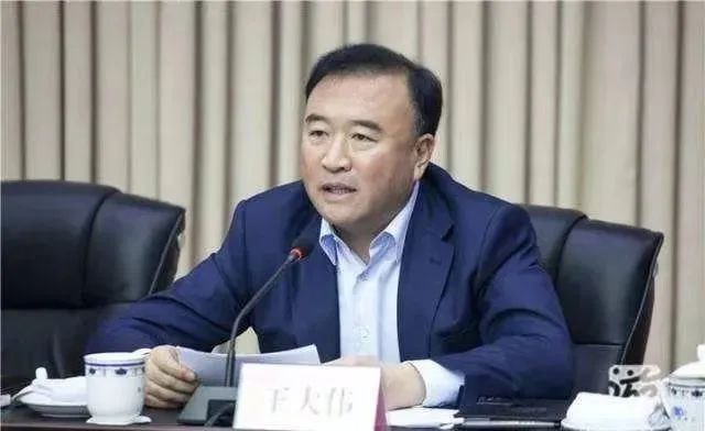 » 18. 甘肃省政协经济委员会原副主任武浚被双开：吃“一桌餐”武浚身为党员领导干部，长期担任国有企业领导，丧失理想信念，背弃初心使命，人生观、价值观、世界观扭曲