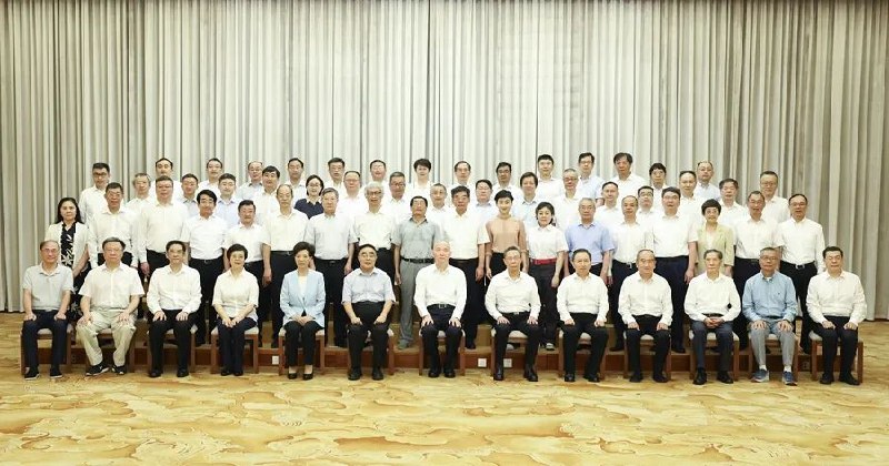 » 4、蔡奇看望慰问北戴河暑期休假专家