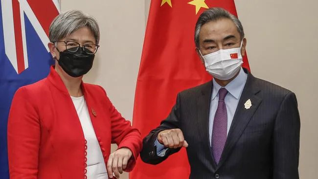5. 王毅同美国国务卿布林肯会晤7月9日，国务委员兼外长王毅在巴厘岛出席G20外长会后同美国国务卿布林肯举行会晤