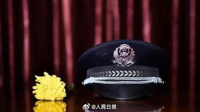» 8、公安部：去年全国共有308名民警、179名辅警因公牺牲2022年，全国公安机关共有308名民警、179名辅警因公牺牲，4334名民警、3470名辅警因公负伤
