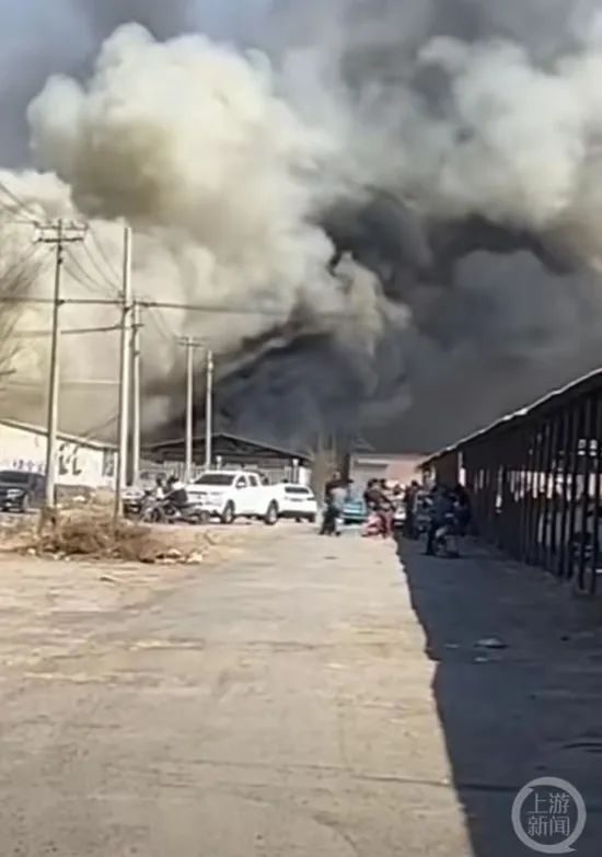 » 13. 河北沧州沧县一废弃冷库发生火灾，致11人死亡3月27日14时30分许，河北省沧州市沧县崔尔庄镇东村一废弃冷库在拆除过程中发生火灾