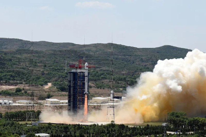 » 18. 中国航天新纪录：一箭41星发射圆满成功6月15日13时30分，长征二号丁遥八十八运载火箭在太原卫星发射中心成功将吉林一号高分06A星等41颗卫星准确送入预定轨道，发射任务取得圆满成功