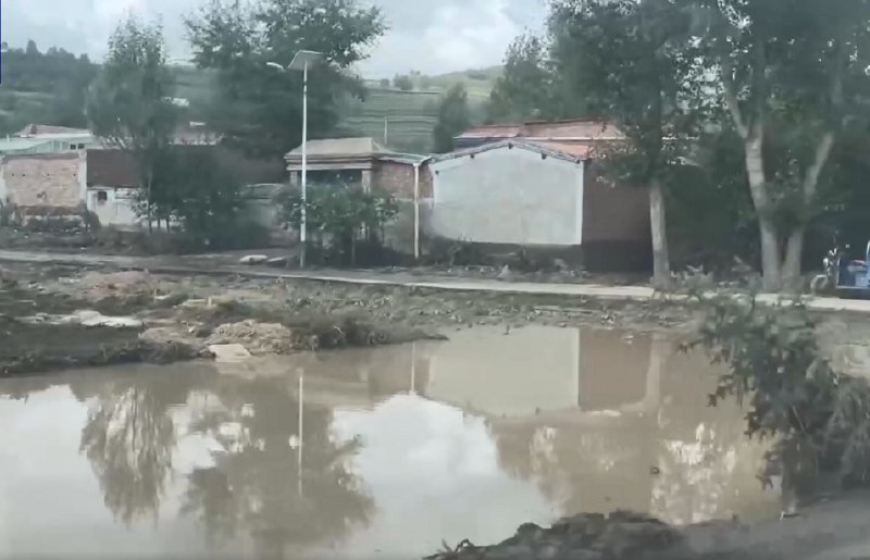 10. 青海大通发生山洪灾害 已致16人死亡36人失联8月17日22时25分，造成泥石流，致使河流改道，2个乡镇6个村1517户6245人受灾