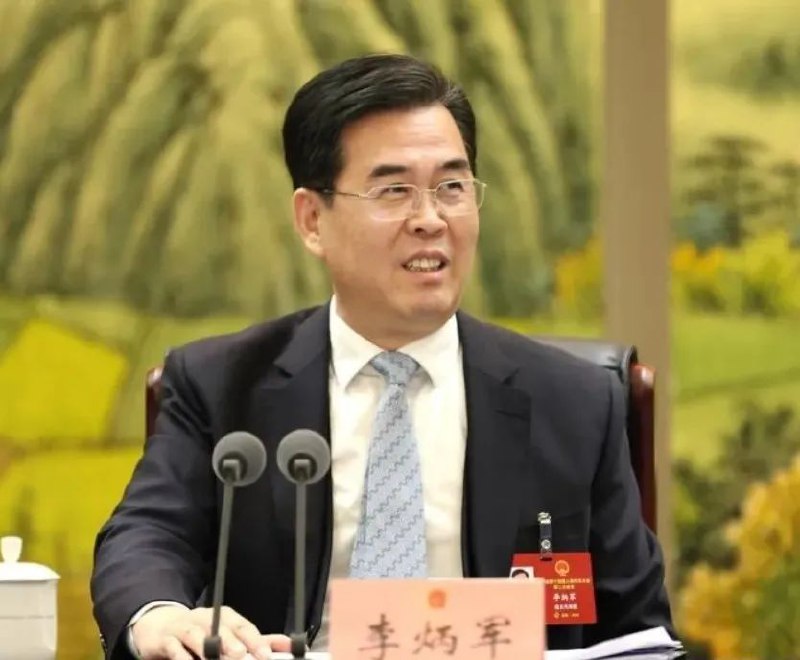 » 3、贵州省长：政府“过紧日子”不是权宜之计，而应该成为常态3月6日上午，十四届全国人大二次会议贵州代表团举行开放团组会议