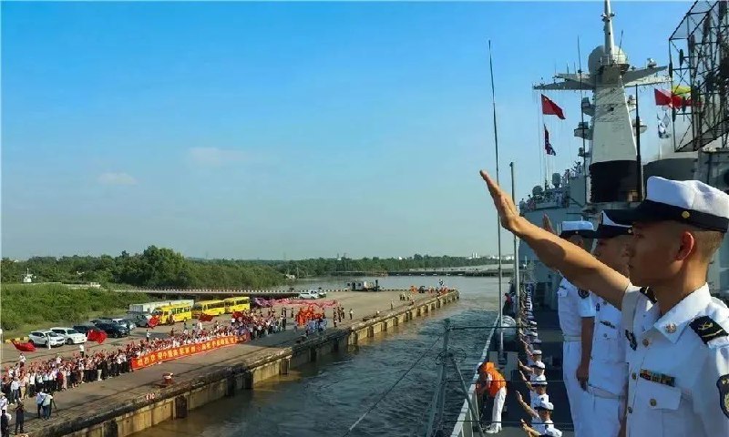 » 2. 中国海军编队抵达缅甸开始友好访问当地时间11月27日海军第44批护航编队抵达缅甸仰光，开始进行为期4天的友好访问