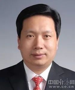 » 4. 赵一德任陕西省委书记 日前，中共中央决定：刘国中同志不再兼任陕西省委书记、常委、委员职务，赵一德同志任陕西省委书记