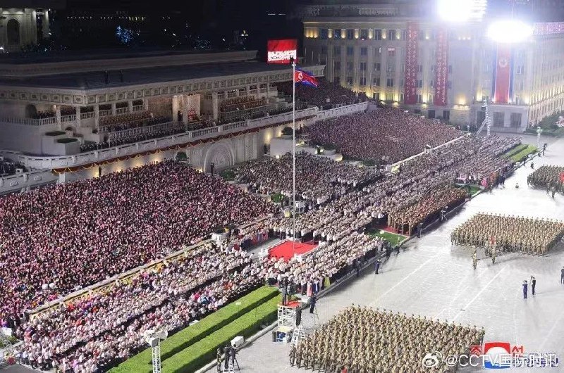 » 15. 朝鲜举行国庆75周年阅兵式 年内第三次阅兵朝中社今天（9日）报道，朝鲜民主主义人民共和国成立75周年民间防卫武装力量阅兵式8日在平壤的金日成广场隆重举行