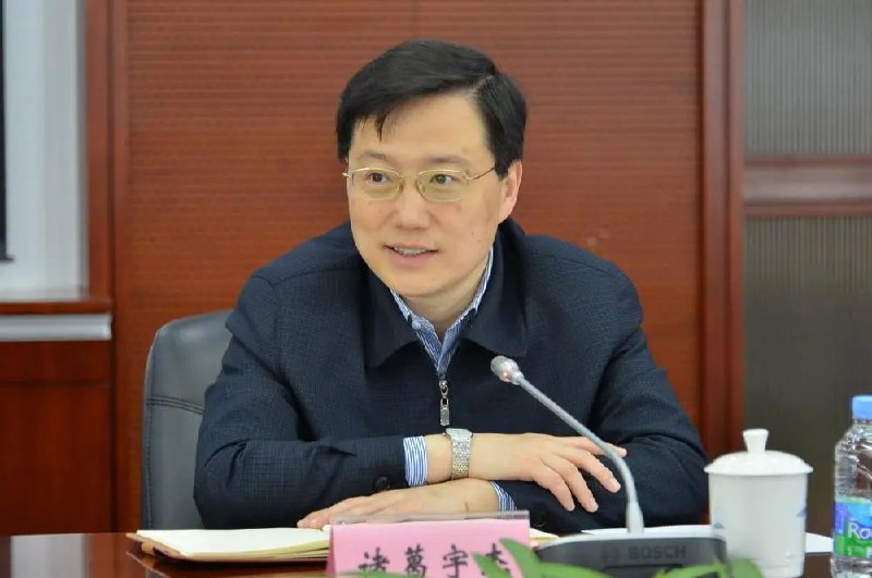 3. 上海提拔副书记据上海发布微信公众号消息，日前，中共中央批准：诸葛宇杰同志任上海市委副书记