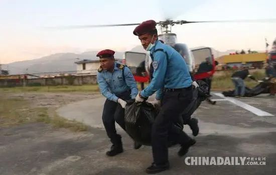 » 13. 印度一登山队喜马拉雅山遇雪崩：至少十人死亡，数十人被困或失踪印度一个由41人组成的登山团队10月4日在喜马拉雅山地区遭遇雪崩，目前已有至少10人死亡，数十人失踪或被困
