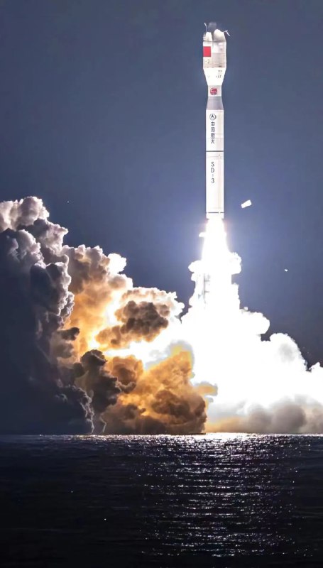» 13. 我国首次海上远距离机动发射火箭12月6日凌晨，我国太原卫星发射中心在广东阳江附近海域使用捷龙三号运载火箭，成功将卫星互联网技术试验卫星发射升空，卫星顺利进入预定轨道，发射任务获得圆满成功