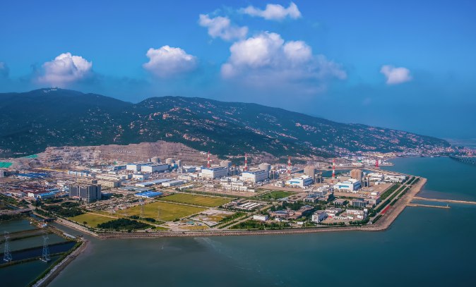 12. 我国首个工业领域核能供汽工程正式开建5月27日，经过三个月桩基施工建设，第一罐混凝土在田湾核电蒸汽供能项目能源站正式浇筑，标志着全国首个工业用途核能供汽工程——中核集团田湾核电蒸汽供能项目全面拉开建设帷幕