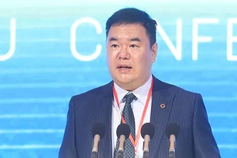 » 3、世界五百强企业雪松控股涉嫌非法吸存实控人张劲被刑拘广州市公安局黄埔分局于5月7日公告称，因涉嫌非法吸收公众存款，雪松控股集团有限公司下属的广东圆方投资有限公司等已被立案查处
