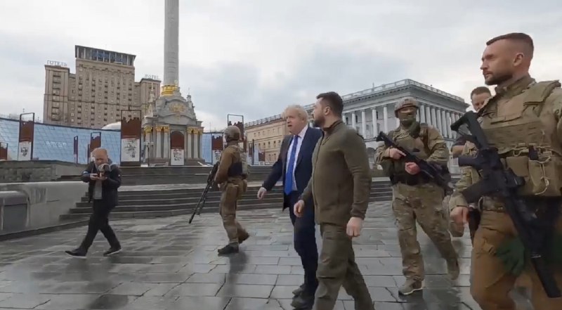 11. 英国首相约翰逊突访乌克兰 与泽连斯基在基辅巡街 more…4月9日，英国首相约翰逊突访乌克兰首都基辅，与乌克兰总统泽连斯基会面