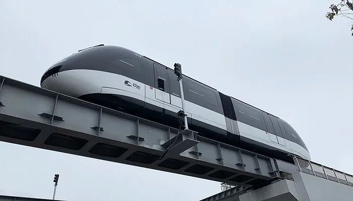 » 8. 合肥比亚迪云巴线开通，但深圳龙岗云巴项目已中止9月26日，合肥比亚迪园区云巴正式开通，这是比亚迪今年开通的第三条云巴线路，也是在全国开通的第七条云巴线路