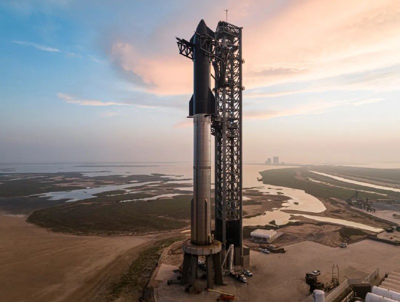 » 星舰第二次轨道级试飞最早11月中旬启动，等待监管机构批准SpaceX官网11月4日今天正式预告星舰第二飞：最早可能在11月中旬启动，等待监管机构的批准