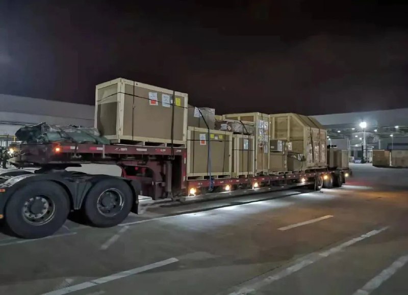 5. 三万一趟 山东没有司机愿意跑上海一家大型粮油公司高管对第一财经记者表示，最近一周，该公司收到上海的粮油订单将近500吨，即便开出每车最高3万元运费的高价，仍然没有司机愿意跑上海，物资无法发运