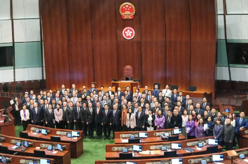 » 6、香港特区立法会全票通过《维护国家安全条例》香港立法会19日以89票赞成、0票弃权、0票反对，三读通过《维护国家安全条例草案》，相关条例法案将经过行政长官签署，以及刊宪等程序后正式生效