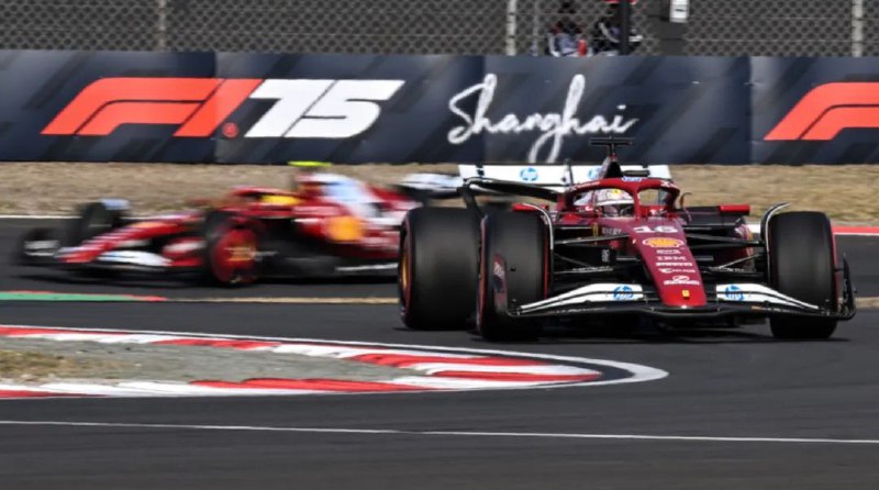 » 5、 赛车指标不符合规范 法拉利车队被取消F1中国大奖赛成绩本赛季F1中国大奖赛刚刚落幕，备受关注的法拉利车队就遭遇打击，因为赛车组件不符合相关标准，勒克莱尔和汉密尔顿的成绩被取消
