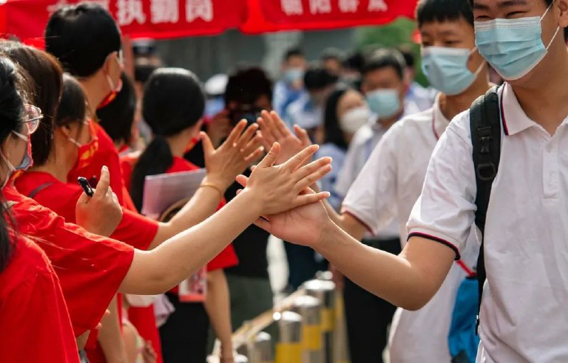 4. “网课一代”迎来全国高考 今年报名人数1193万6月7日，2022年全国高考正式拉开大幕