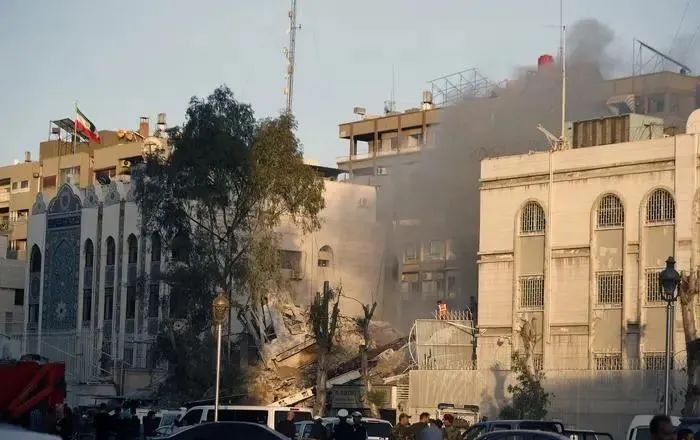 » 4. 以色列轰炸伊朗驻叙利亚使馆 炸死多名重要人物当地时间4月1日17时左右，叙利亚首都大马士革市区传出连续巨大爆炸声