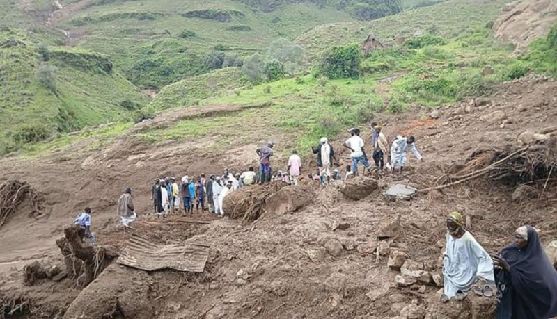 » 2、 苏丹西部冲突地区发生山体滑坡，1000多居民只活1人从2023年就陷入武装冲突的苏丹再遭遇严重自然灾害