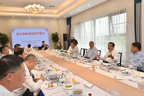 » 人民网：一场特殊的“早餐会”这是一场特殊的早餐会