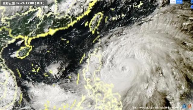 » 14. “杜苏芮”发展为超强台风 气象局启动三级应急响应今年第5号台风“杜苏芮”已于24日晚由强台风级加强为超强台风级，预计27日将移入南海东北部，随后向福建中部到广东东部一带沿海靠近