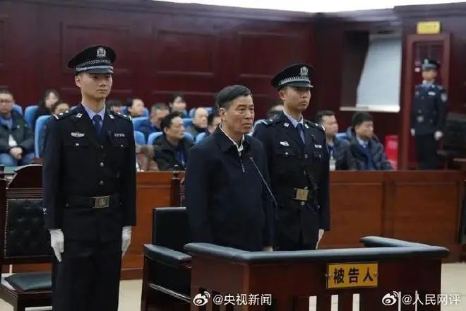 » 6. 足协主席陈戌源等人受贿总金额超1.4亿 判无期徒刑3月26日，中国足协原高层陈戌源、于洪臣、陈永亮、董铮等人的案件在湖北多地分别一审公开宣判，4人累计受贿总金额超1.4亿元