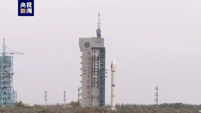 » 4. 我国成功发射卫星互联网技术试验卫星北京时间2023年7月9日19时00分，我国在酒泉卫星发射中心使用长征二号丙运载火箭，成功将卫星互联网技术试验卫星发射升空，卫星顺利进入预定轨道，发射任务获得圆满成功