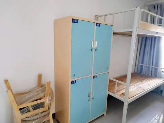 » 5. 大学花2亿买商品做宿舍，系地方国企主动联系近日，湖北大学阳逻校区计划斥资近2亿元购买商品房当学生宿舍引发关注