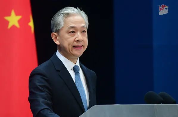 » 6. 民进党当局对洪都拉斯发出“警告”，外交部回应有记者提问，台湾方面警告洪都拉斯，即使承担大量债务，也不要被中方提供的援助所“诱惑”