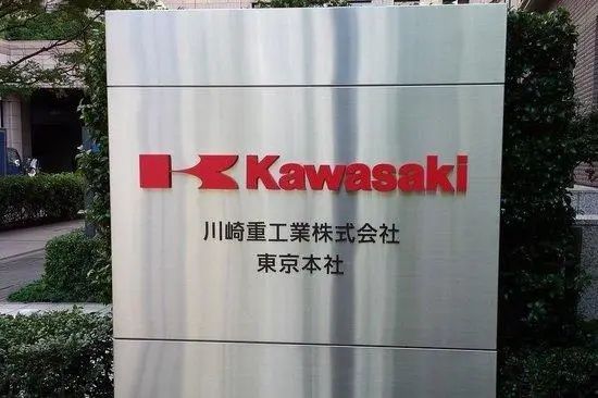 » 8. 日本川崎重工承认篡改船用发动机测试数据21日，日本制造业巨头川崎重工当天发布信息称，已确认该公司存在篡改船用发动机测试数据的不当行为