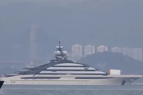 » 3. 俄富豪游艇停靠香港 港府称不会制裁美国国务院官员警告，正遭欧美制裁的俄罗斯钢铁大亨莫尔达索夫（Alexei Mordashov）旗下游艇诺德（Nord）近期泊于香港水域，恐影响香港营商前景
