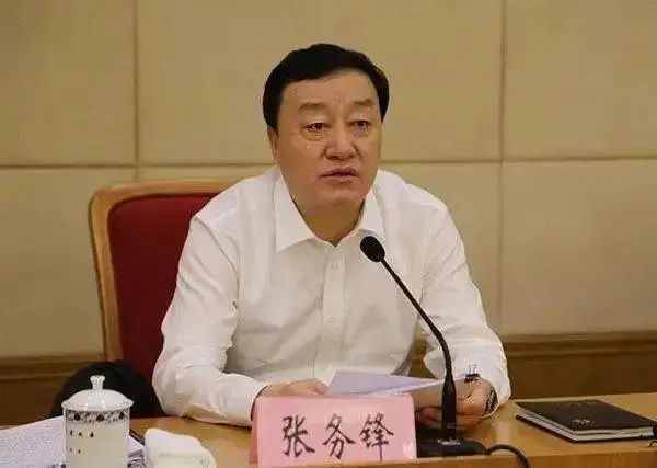7. 国家粮食和物资储备局局长倒台6月15日，中央纪委国家监委公布，国家粮食和物资储备局原党组书记、局长张务锋涉嫌严重违纪违法，目前正接受中央纪委国家监委纪律审查和监察调查