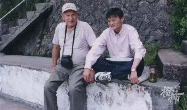 » 1. 李彦宏、雷军、程维等出席中国互联网协会新春茶话会2月17日，2023中国互联网发展座谈会暨中国互联网协会新春茶话会在京召开