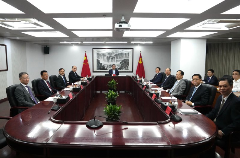 » 5、中央港澳工作办公室亮相夏宝龙已任主任7月11日上午，中共中央港澳工作办公室召开会议