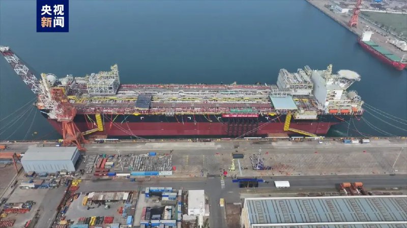 » 13. 国产首艘超大型浮式生产储卸油船交付 日处理原油22万桶5月26日，中国船舶大连造船自主设计的全球第一艘M350型浮式生产储卸油船正式交付