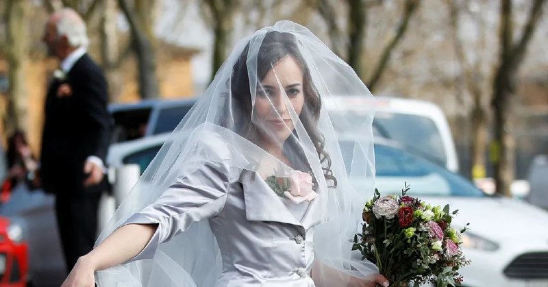 7. 阿桑奇和未婚妻在英国监狱中完婚当地时间23日，“维基解密”创始人朱利安·阿桑奇在英国一座监狱中与未婚妻斯黛拉·莫里斯完婚，整个婚礼过程受到狱方严密监控