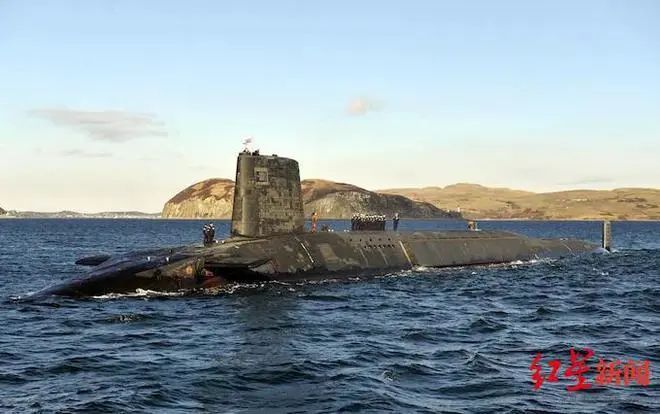 » 7. 英国核潜艇因近期曾起火返航英国国防部证实，近日，在北大西洋的某处水域执行绝密任务的英国皇家海军“胜利”号核潜艇因艇内起火，被迫停止执行这项任务