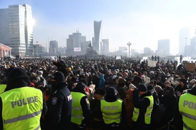 » 7. 反对煤炭腐败与通胀，蒙古国爆发大规模抗议由于煤炭行业腐败和通货膨胀等问题，蒙古国首都乌兰巴托爆发抗议活动