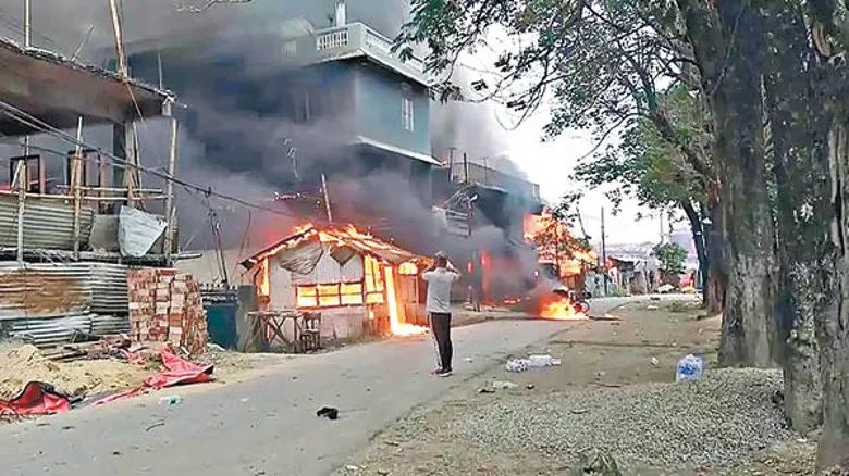 » 7、印度东北部发生骚乱已致54人死亡印度东北部曼尼普尔邦多地5月3日起爆发大规模暴力事件，已经造成至少54位平民死亡，数百人受伤