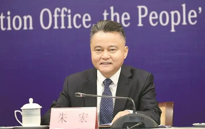 » 1. 广东省卫健委主任投案自首：因新冠防疫立功升官据广东省纪委监委11月11日消息：广东省卫生健康委党组书记、主任朱宏涉嫌严重违纪违法，主动投案，目前正接受广东省纪委监委纪律审查和监察调查
