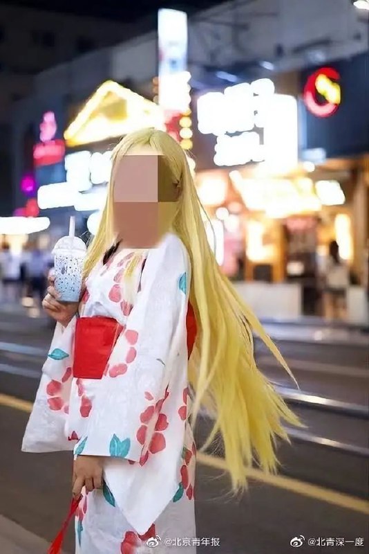 6. 和服女孩事件后续：警方已归还衣服鞋袜，对女孩表示关心19日下午5点，苏州市高新区狮山派出所警方上门找到小亚的家人，双方交谈后，警方将之前没收的小亚的衣服和鞋袜归还给其家人，并对小亚表示了关心