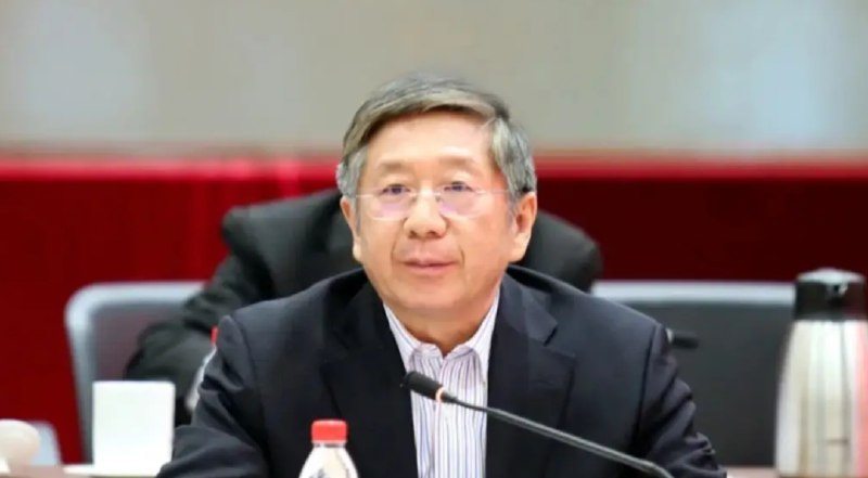» 2、 中国航发集团原董事长曹建国已从中国工程院院士名单中撤下12月27日，澎湃新闻查询中国工程院官网“全体院士名单”注意到，曾任中国航空发动机集团有限公司董事长、党组书记的曹建国，其名字已从院士名单中撤下